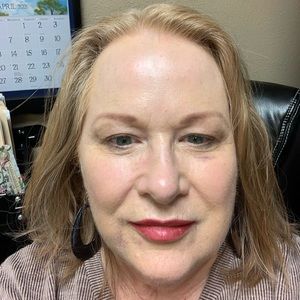 Meet your Posher, Pam